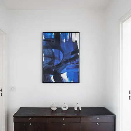 Cocon Paisible Et Lumineux Proche De *